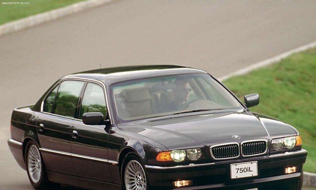 Prodaje se BMW u kom je ubijen Tupak